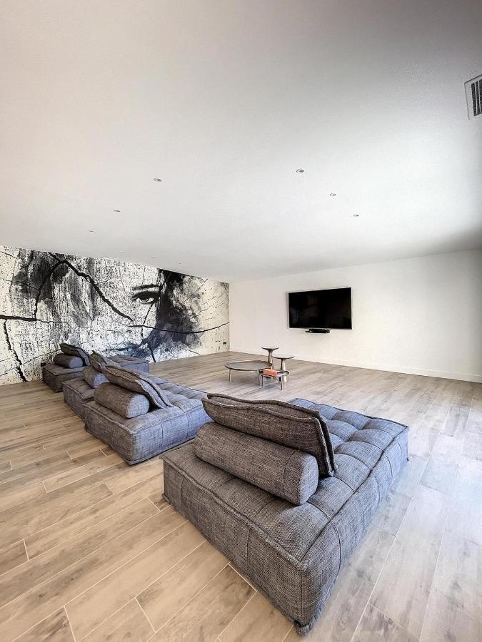 400m2 Piscine Intérieure Chauffée Villa