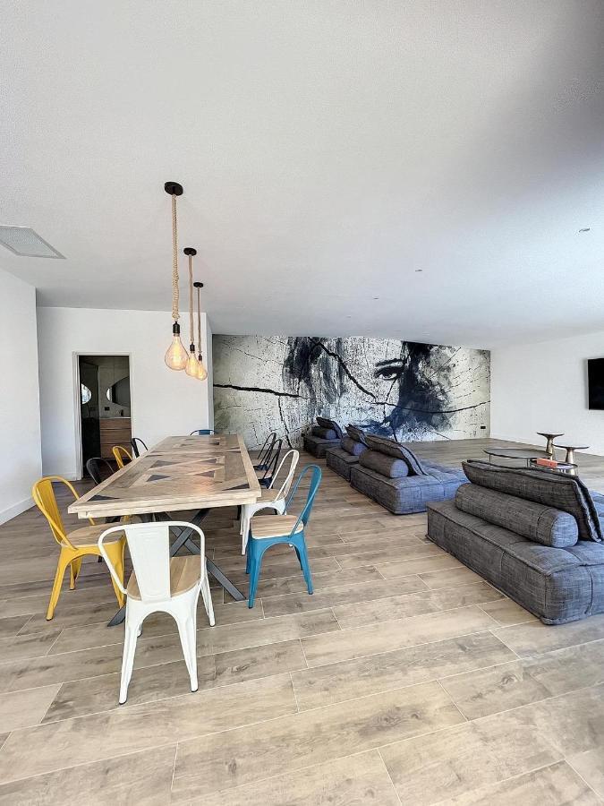 400m2 Piscine Intérieure Chauffée