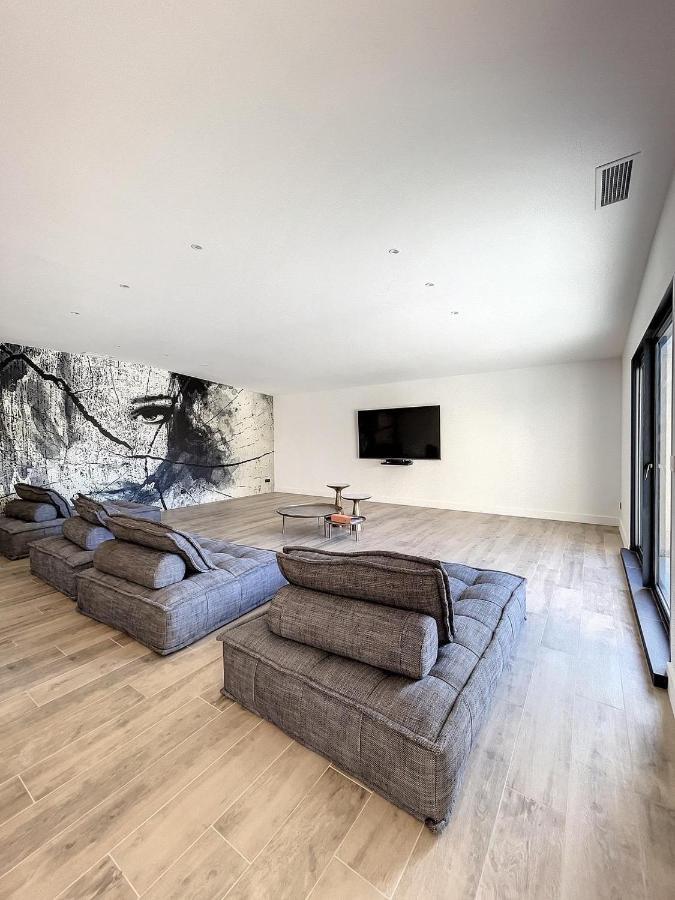 400m2 Piscine Intérieure Chauffée