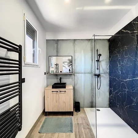 Villa 400m2 piscine intérieure chauffée Agde Extérieur photo
