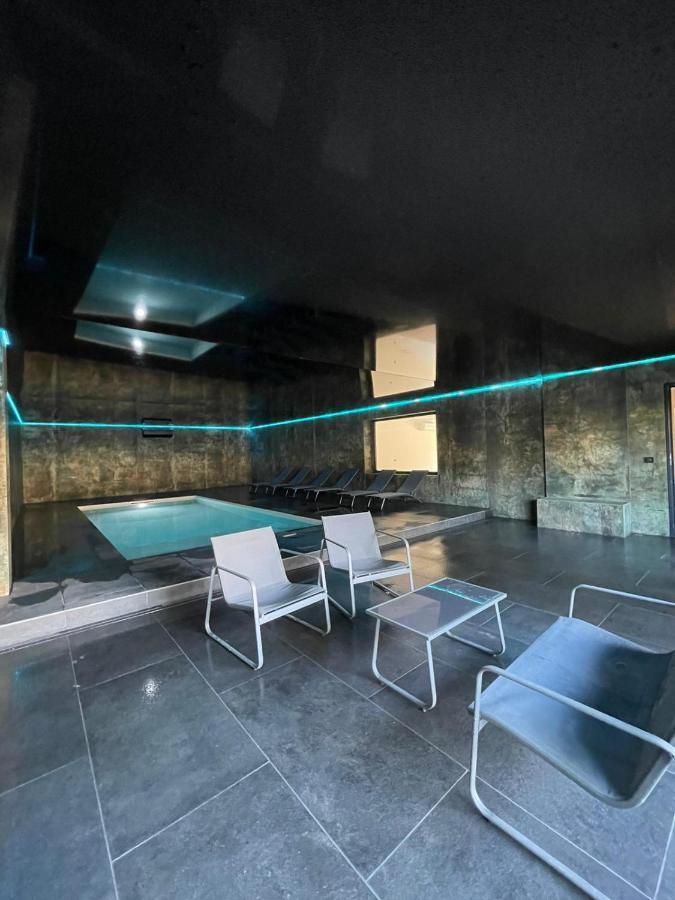 Villa 400m2 Piscine Interieure Tres Calme Agde