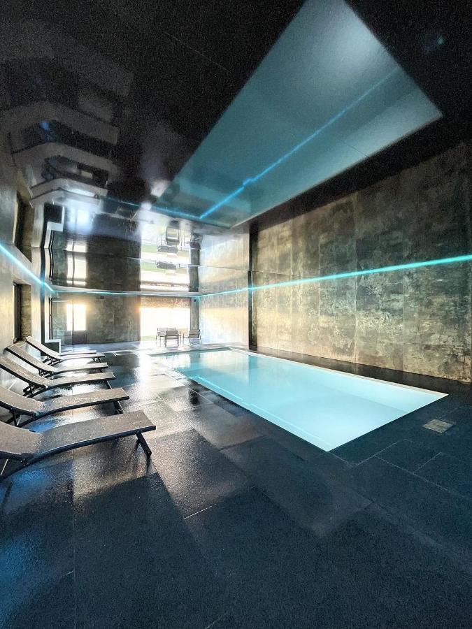 400m2 Piscine Interieure Tres Calme *